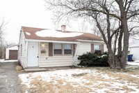 Building Photo - "Charming 3-Bedroom Gem in Indianapolis wi...