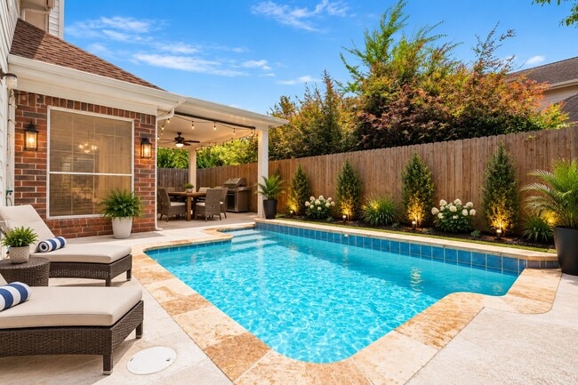 Building Photo - 14207 Woodville Gardens Dr