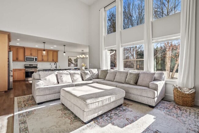 Building Photo - 2673 W Tango Creek Dr