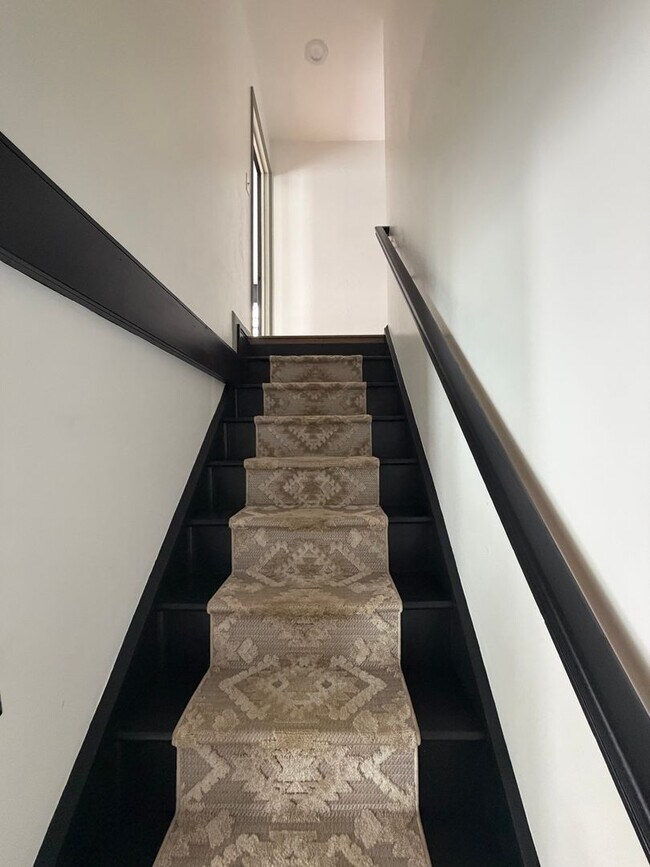 Building Photo - PRICE REDUCED!! Gorgeous Newly Renovated 4 BR, 2 BA on .71 acres