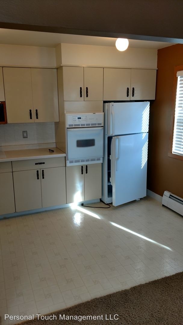 Building Photo - 1221 10th Ave N