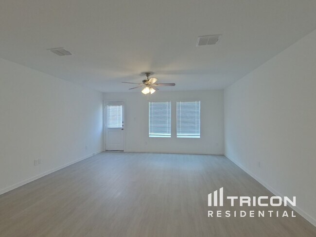 Building Photo - 10740 Cowhide Ln