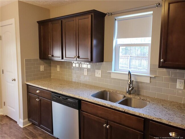 Building Photo - 6004 Oak Spring St