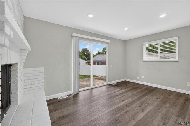 Building Photo - 328 Danworth Ct