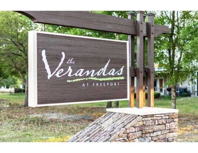 Primary Photo - Beautiful 2/2.5 Townhouse in the heart of Freeport