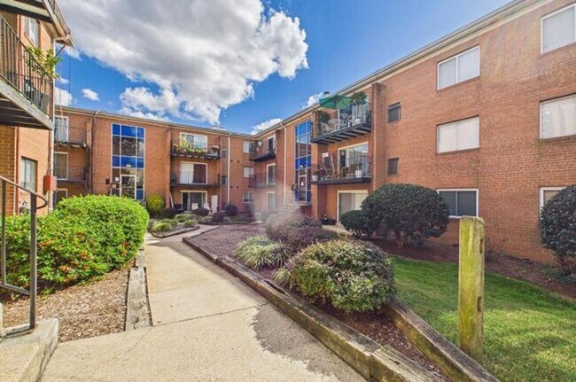 Building Photo - 3404 25th St S