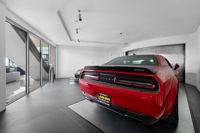 Building Photo - 18555 Collins Ave