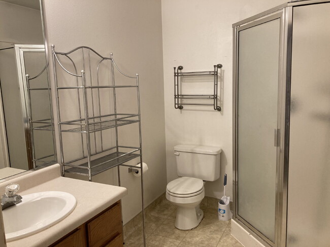 Building Photo - "Charming 2-Bedroom Townhouse with 2 Full ...