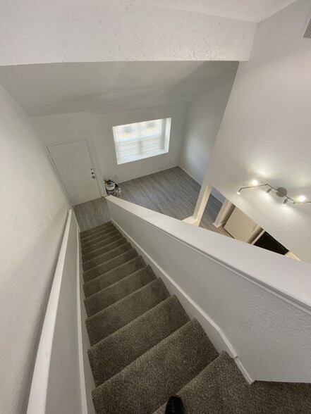 Building Photo - 311 Kings Way Dr