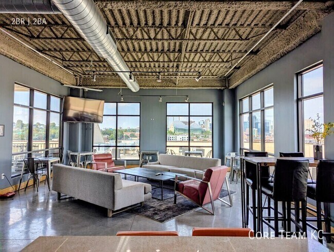 Building Photo - 382 W 22nd St