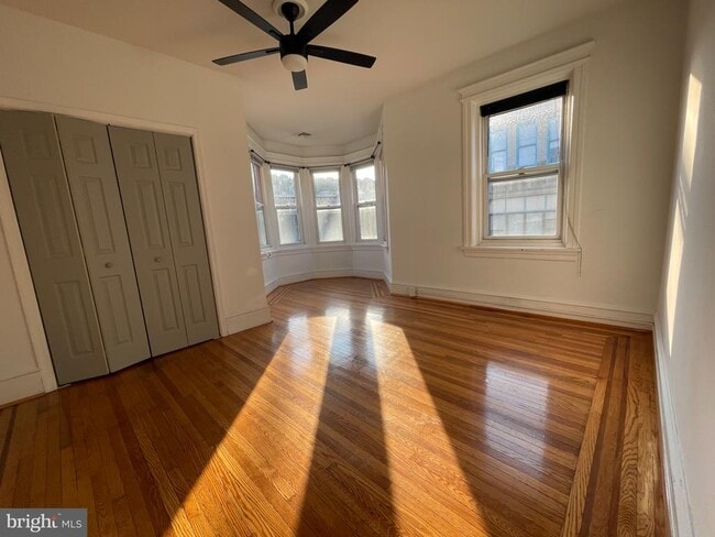 Building Photo - 114 Levering St