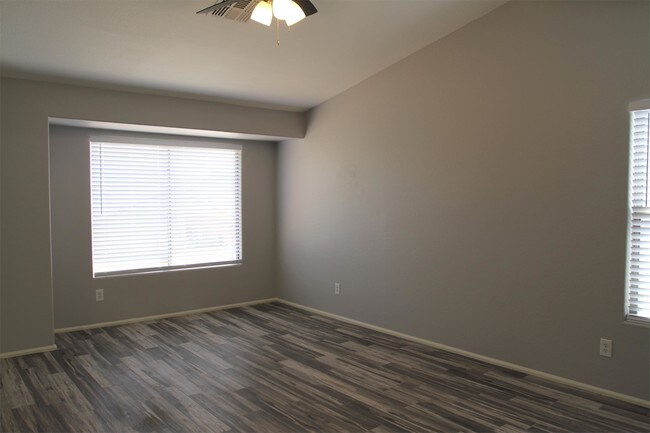 Building Photo - 12409 W San Juan Ave