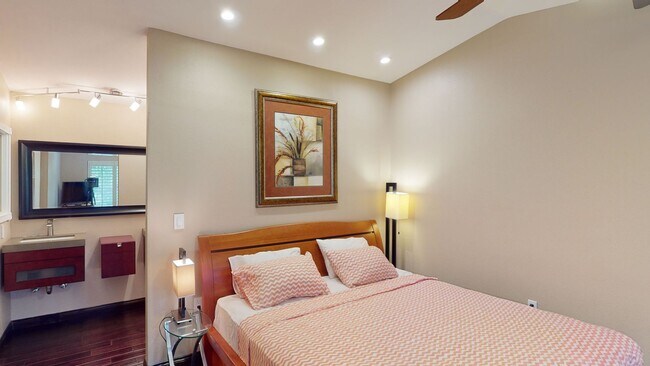 Building Photo - 92-1531 Aliinui Drive #15F