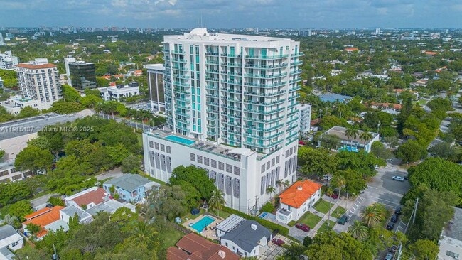 Building Photo - 2525 SW 3rd Ave