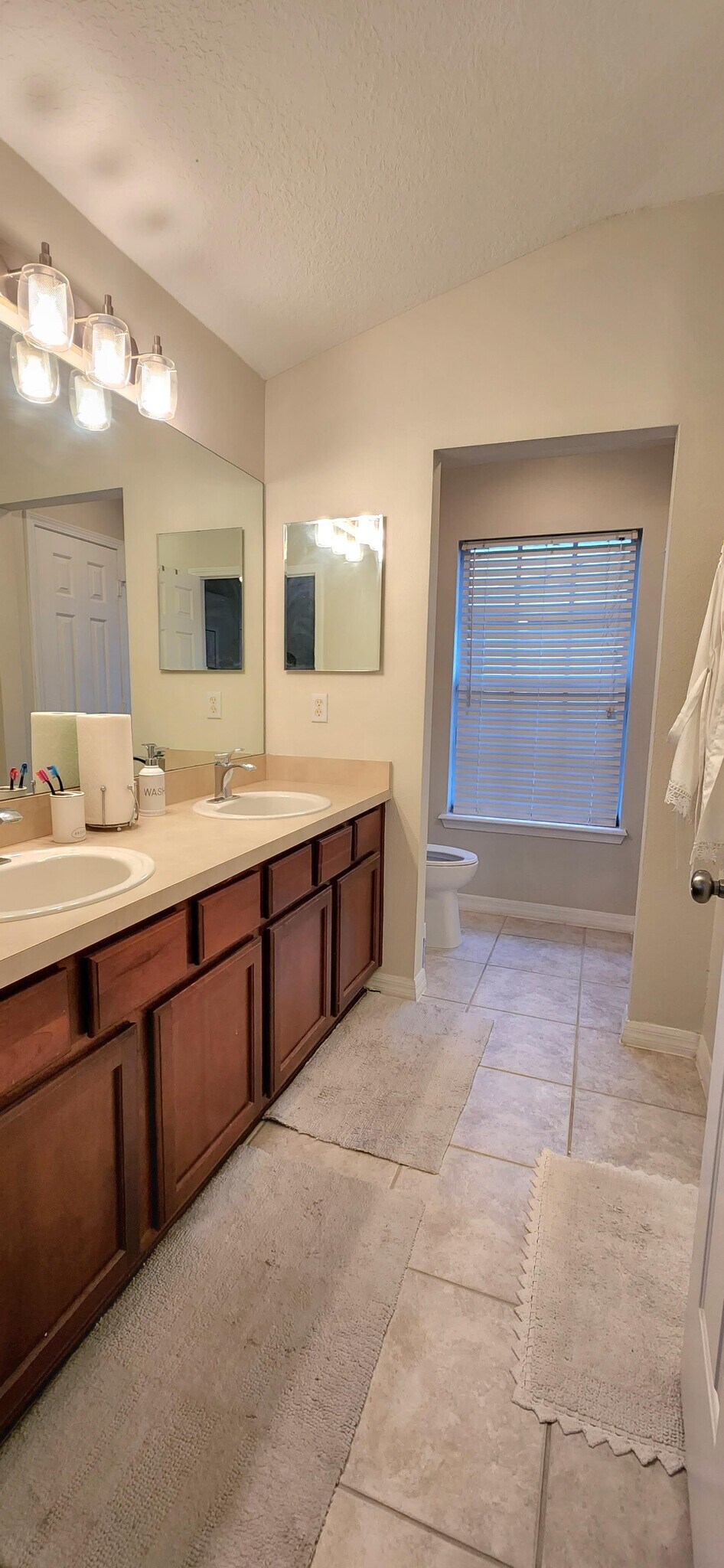 Building Photo - 27604 Pleasure Ride Loop