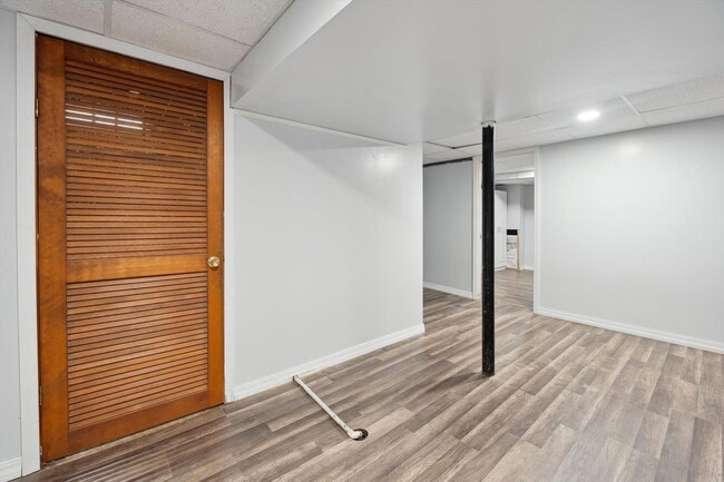 Building Photo - Move-In Ready 4 bedroom, 3 bathroom Home i...