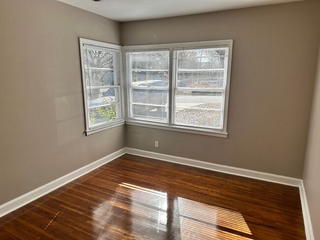 Building Photo - Adorable Home Near NoDa & Plaza Midwood!