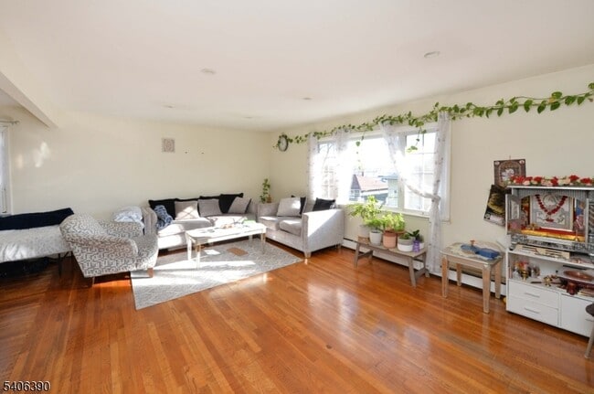 Building Photo - 100 Eastern Wy