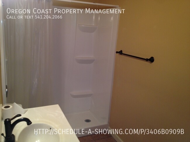 Building Photo - 4262 Siletz Hwy