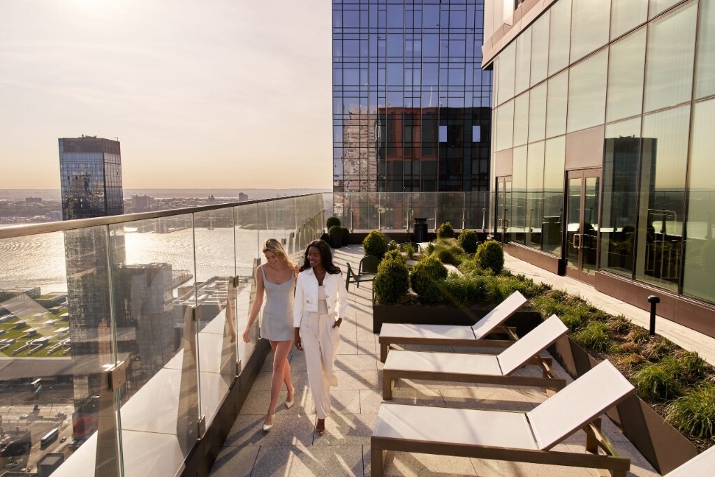 Building Photo - 550 Tenth Avenue