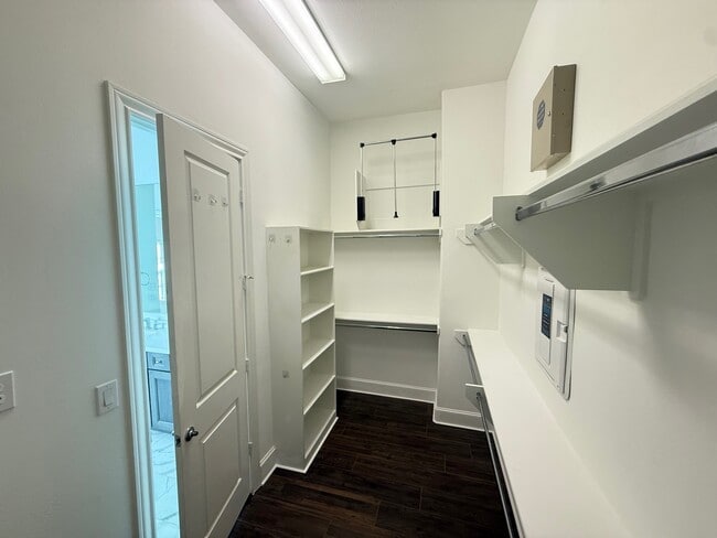 Building Photo - 10760 Craighead Dr