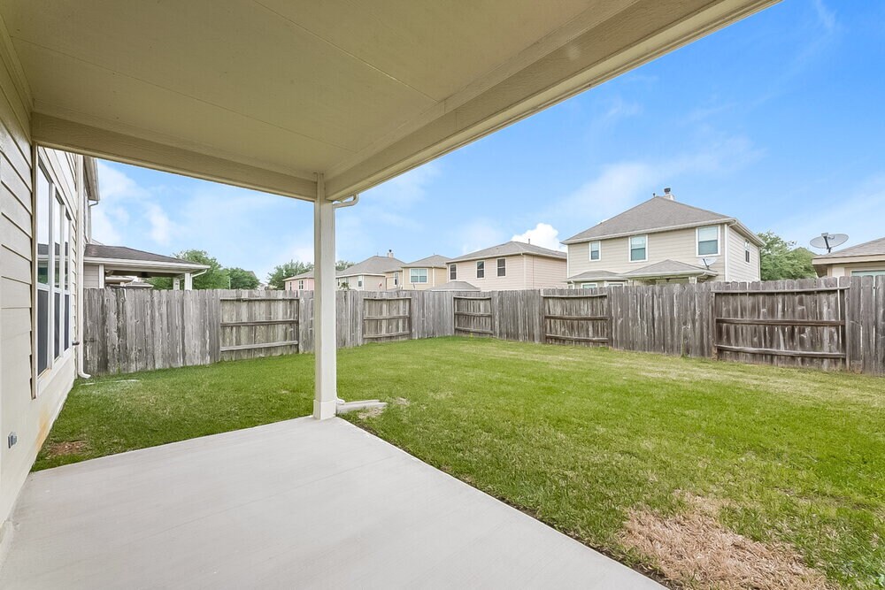 Building Photo - 26138 Flinton Dr