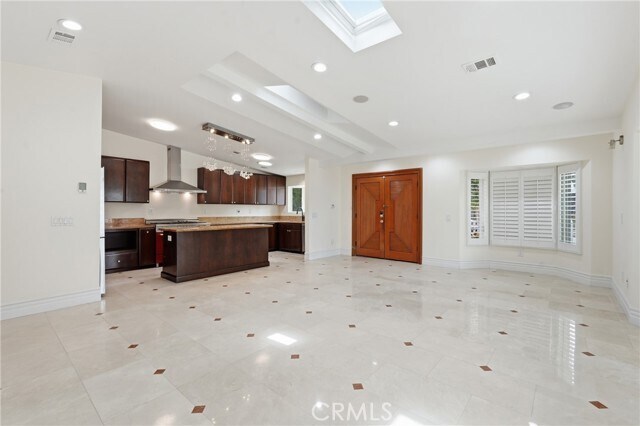 Building Photo - 926 N Rowell Ave