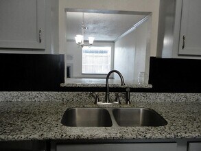 Building Photo - 6654 Montauk Dr