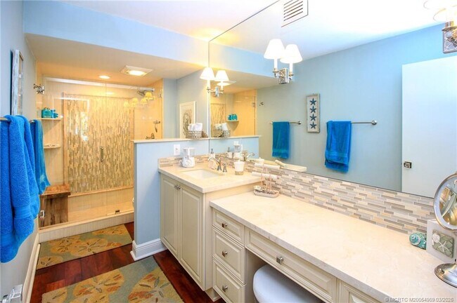 Building Photo - 20 NE Plantation Rd