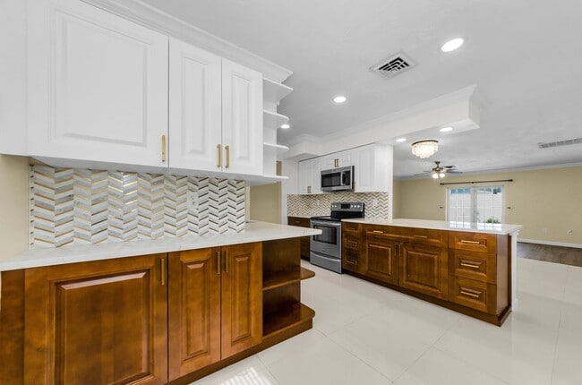 Building Photo - Charming 3 bedroom 2 bath in North Clearwa...
