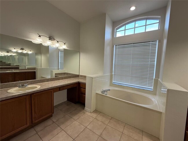 Building Photo - 12032 Timberhill Dr