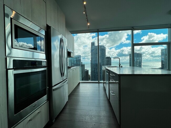 Building Photo - 223 E Grand Ave