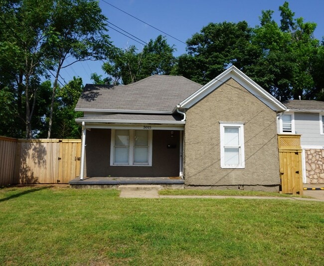 Primary Photo - 2 BED 1 BATH HOME WESTLAWN PARK ADDITION O...
