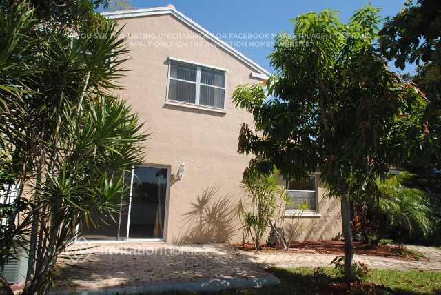 Building Photo - 889 NW 97th Ave