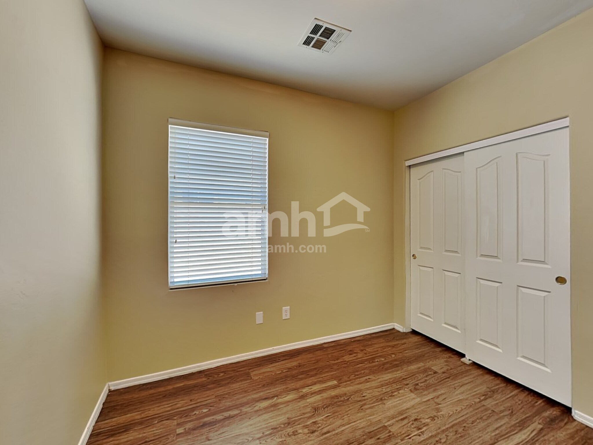 Building Photo - 1805 S 119th Dr