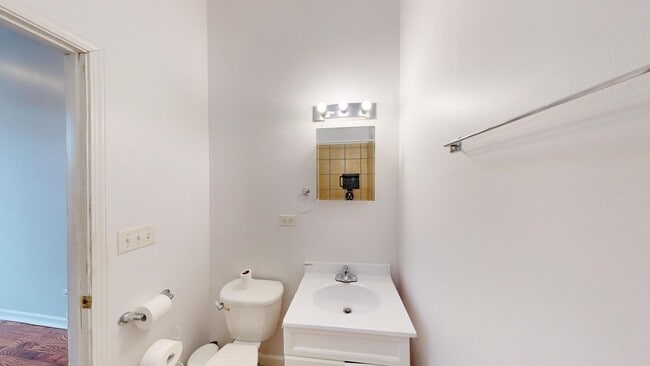 Building Photo - 1945 W Cermak Rd