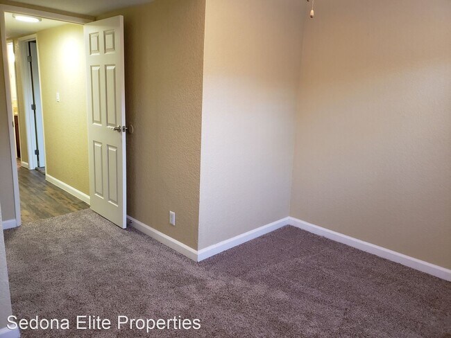 Building Photo - 120 E Cortez Dr