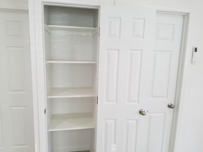 Building Photo - 38232 Meadow Ln