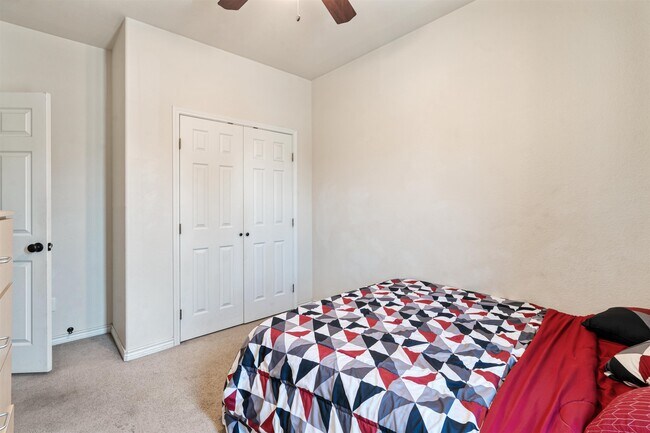 Building Photo - 103 Spike Run