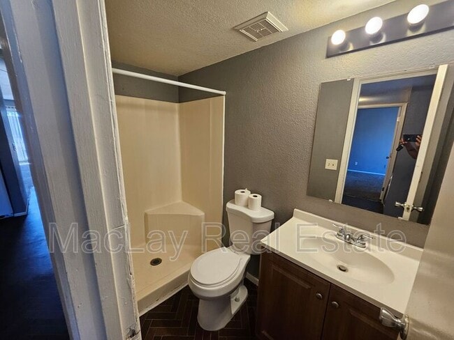 Building Photo - 2801 E Monte Cristo Ave