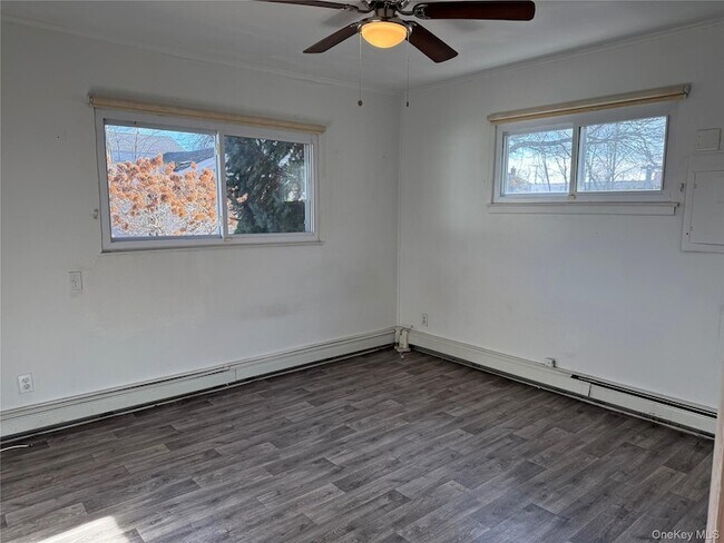 Building Photo - 8 William St