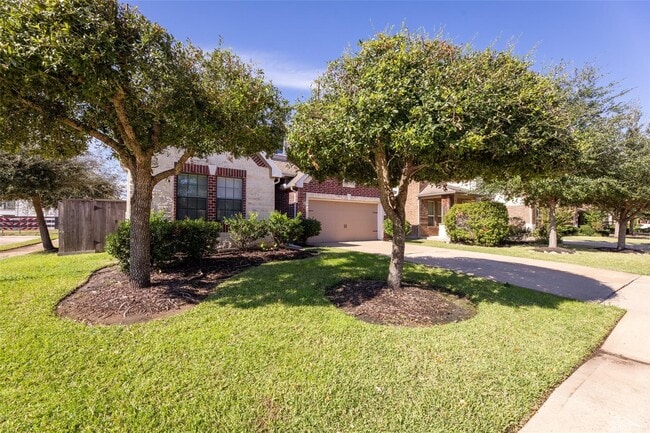 Building Photo - 5531 Drumlin Field Way