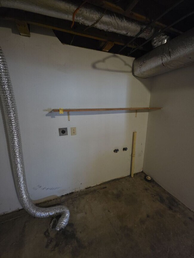 Building Photo - 3-Bedroom Home with Garage and Spacious Yard in Cookeville