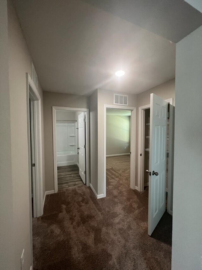 Building Photo - 7553 Peace Lily Ave