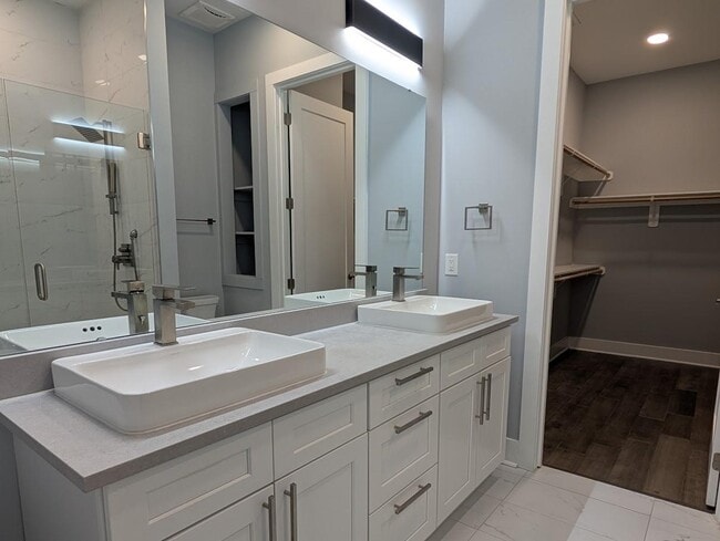 Building Photo - 4018 Southpoint Lndg Wy