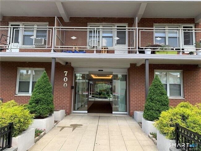 Building Photo - 700 Summer St