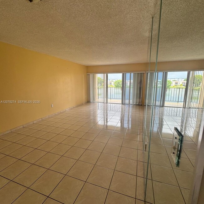 Building Photo - 506 NW 87th Ave