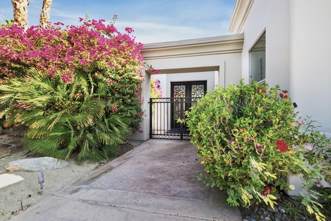 Building Photo - 4 Mesquite Ridge Ln