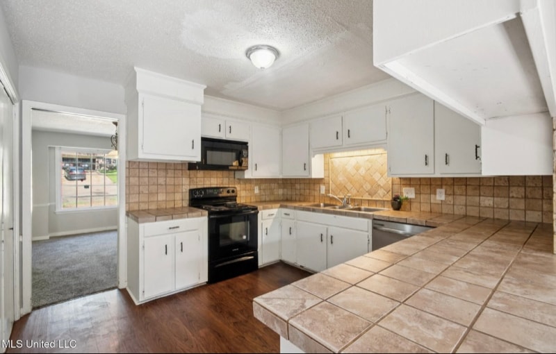 Building Photo - 102 Friars Cove