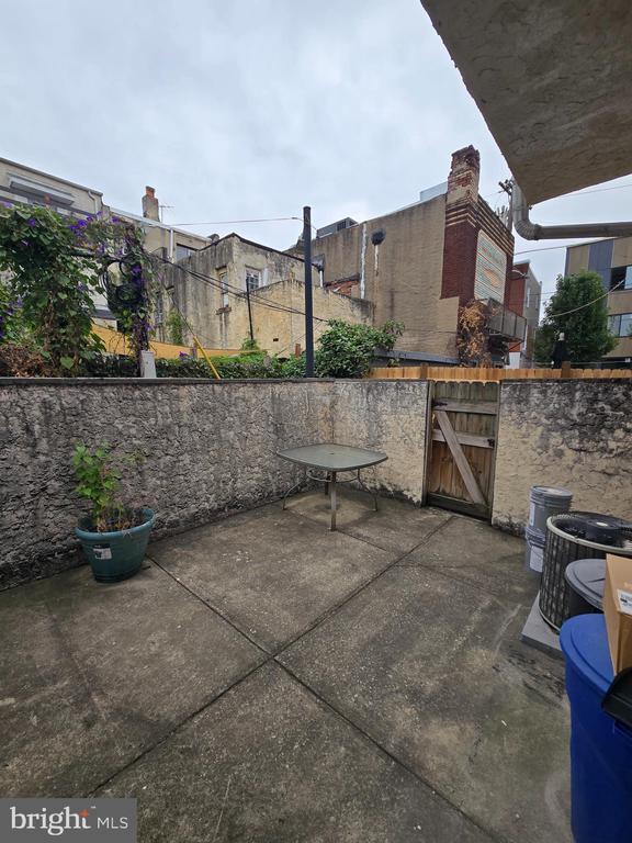Building Photo - 1805 Manton St